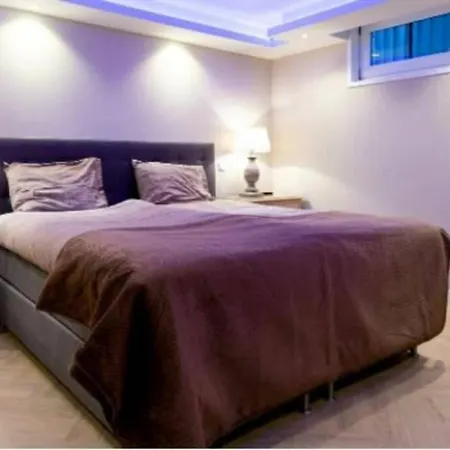Ruime Luxe Prive Villa Nr 55 Op Vakantiepark Bospark Ede